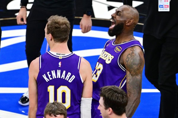 股票配资炒股公司 人人准！湖人首节全队17中11&命中率64.7% 三分6中5&命中率83.3%